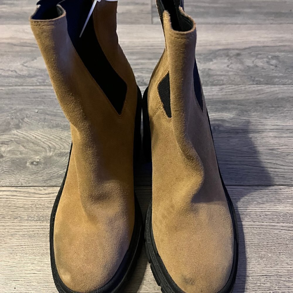 NEW Marc Fisher Vanlisa Womens Leather Round Toe Booties.  SIze 6. - Picture 2 of 5